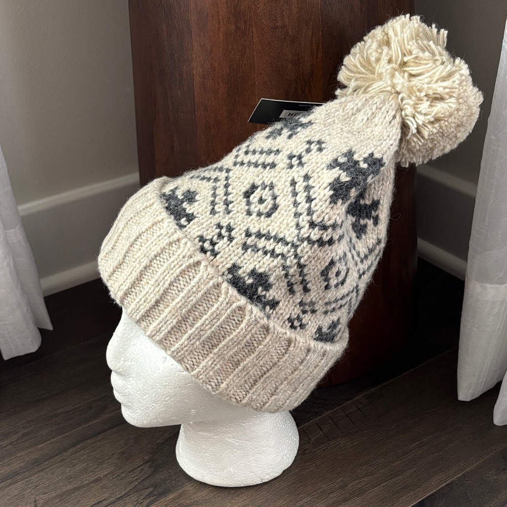 Marcus Adler Wool Blend Chunky Knit cuffed Pom Pom beanie,warm,winter hat